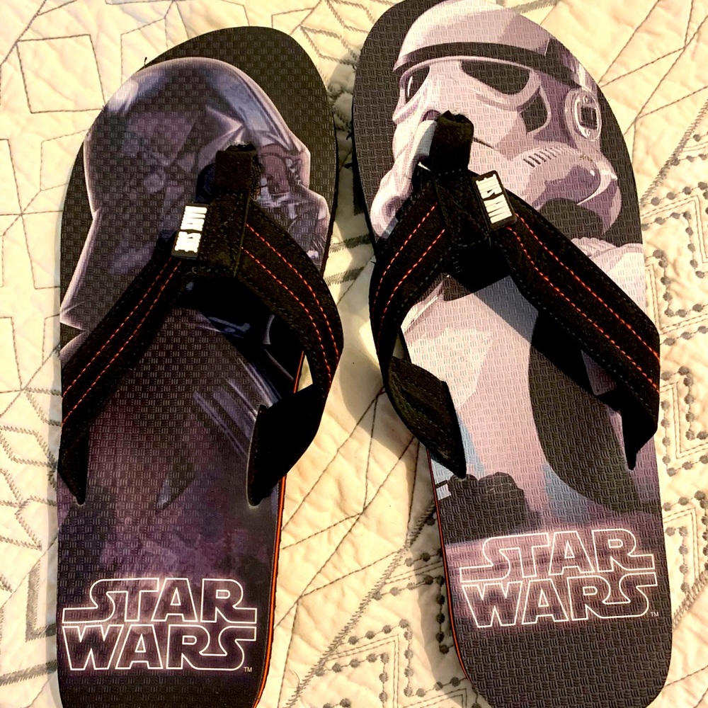 Star Wars flip flops new not worn